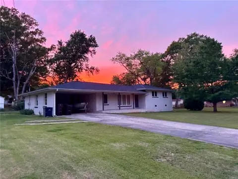 104 Meadow Ln, Cartersville, GA 30120