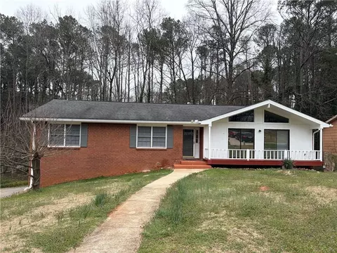 5252 Enchanted Cv SW, Lilburn, GA 30047