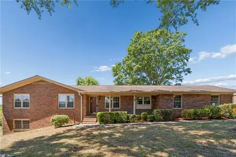 3774 Friendship Cir, Buford, GA 30519