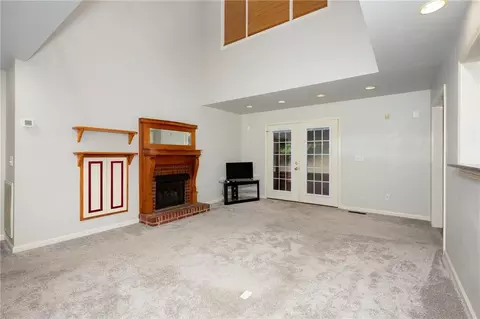 Living - 337 Fields Ferry Dr NE, Calhoun, GA 30701 photo 2 of 5