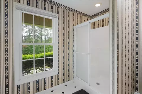 Bath - 337 Fields Ferry Dr NE, Calhoun, GA 30701 photo 2 of 6
