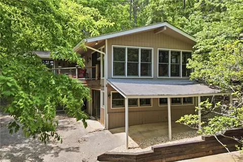 206 White Antelope St, Waleska, GA 30183