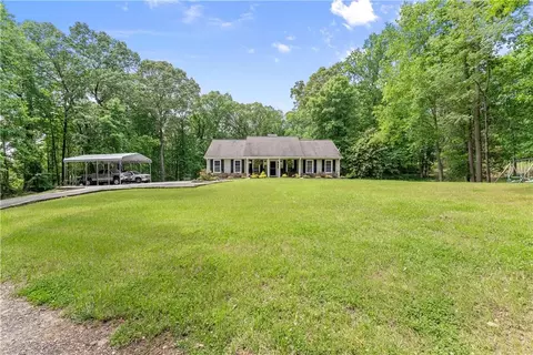 1405 Tapp Wood Rd, Hoschton, GA 30548