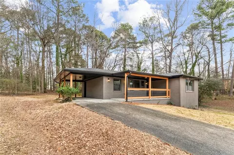 2749 Lincoln Ct NW, Atlanta, GA 30318