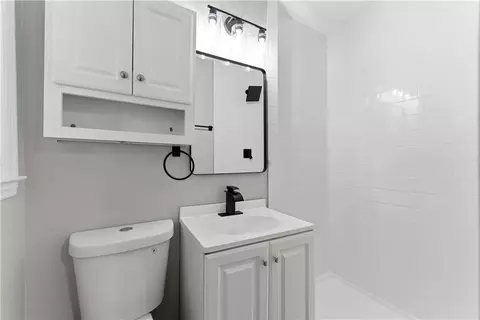 Bath - 1179 Burbank Trl, Morrow, GA 30260 photo 2 of 2
