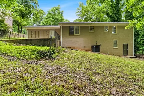 Exterior - 1179 Burbank Trl, Morrow, GA 30260 photo 4 of 7