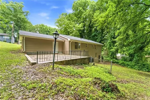 Exterior - 1179 Burbank Trl, Morrow, GA 30260 photo 5 of 7