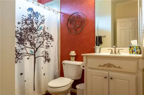 Bath - 128 Westbrook Dr, Acworth, GA 30101 photo 2 of 6