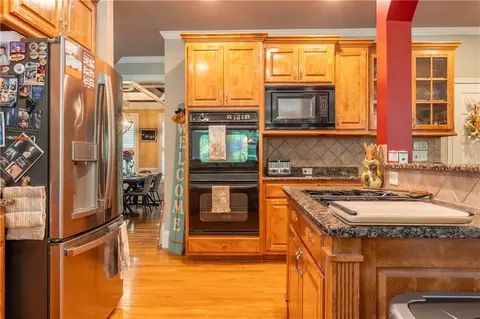 Kitchen - 128 Westbrook Dr, Acworth, GA 30101 photo 2 of 2