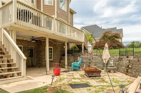 Exterior - 128 Westbrook Dr, Acworth, GA 30101 photo 7 of 8
