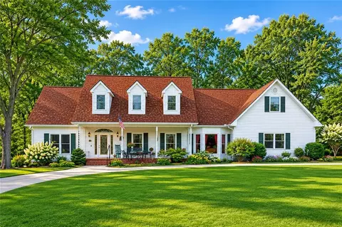 124 Golden Autumn Dr, Dahlonega, GA 30533