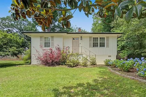1005 Ridgecrest Dr SE, Smyrna, GA 30080
