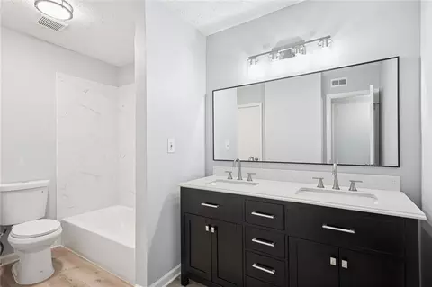 Bath - 6430 Oakleaf Way, Morrow, GA 30260 photo 2 of 3