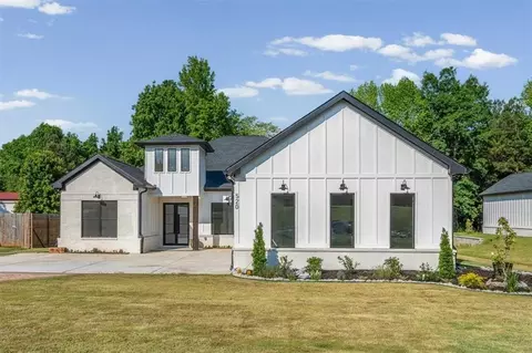 520 Rockbridge Rd SW, Lilburn, GA 30047