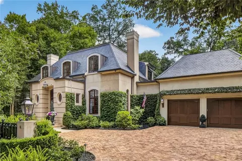 675 W Paces Ferry Apt 14 Rd NW, Atlanta, GA 30327