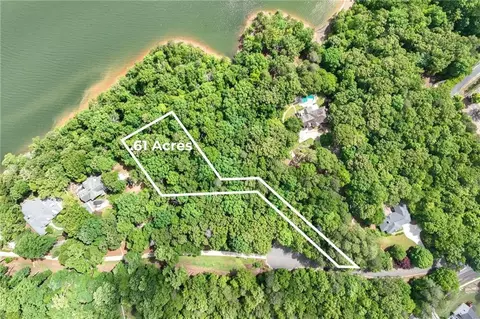 208 Lake Pointe Dr, Gainesville, GA 30506