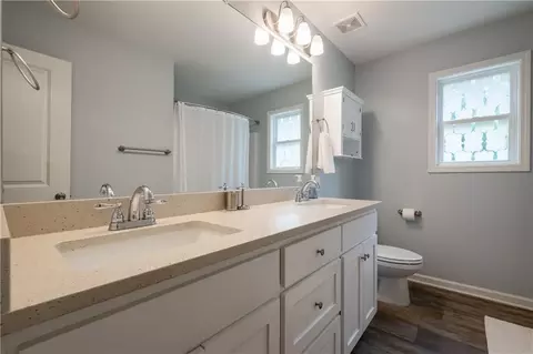 Bath - 719 Fairview Rd, Brooks, GA 30205 photo 2 of 4