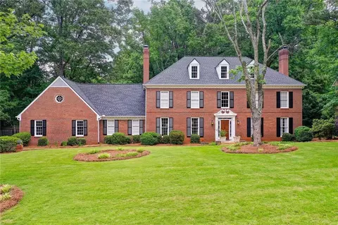 625 River Chase Pt, Atlanta, GA 30328