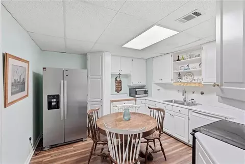Kitchen - 3725 Ridgeway Ter, Suwanee, GA 30024 photo 7 of 7
