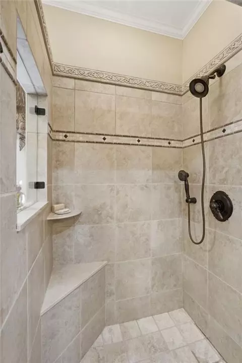 Bath - 3725 Ridgeway Ter, Suwanee, GA 30024 photo 3 of 8