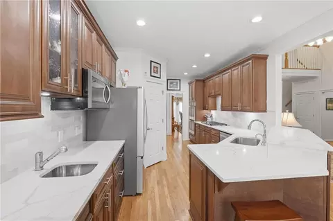 Kitchen - 3725 Ridgeway Ter, Suwanee, GA 30024 photo 2 of 7