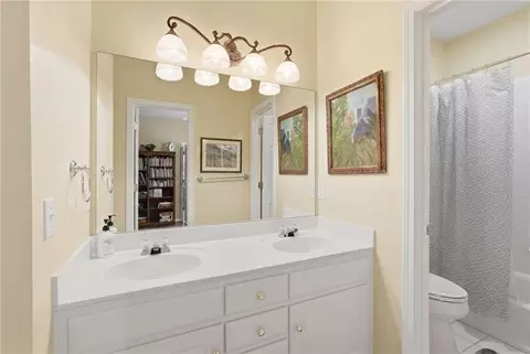 Bath - 3725 Ridgeway Ter, Suwanee, GA 30024 photo 4 of 8