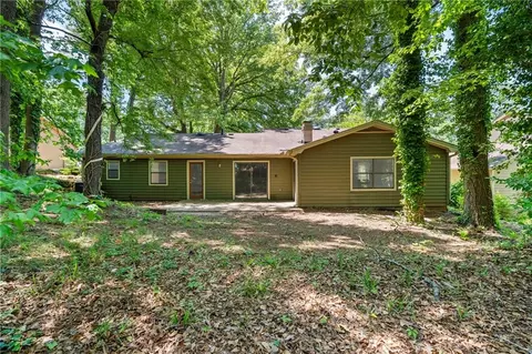 5132 Winterberry Dr, Stone Mountain, GA 30088