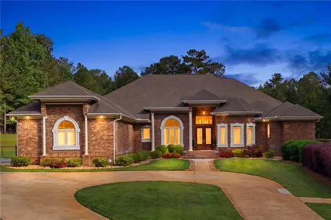 304 Deer Creek Dr, Forsyth, GA 31029