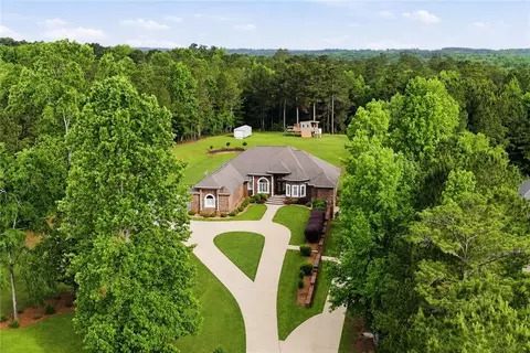 304 Deer Creek Dr, Forsyth, GA 31029
