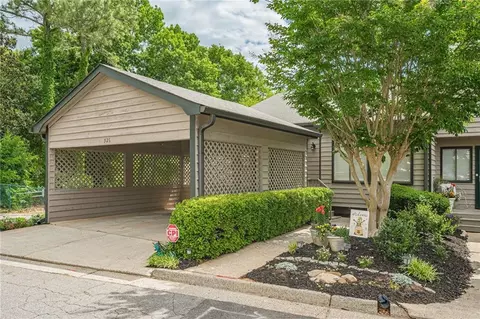 526 Gardenia Ln, Marietta, GA 30068