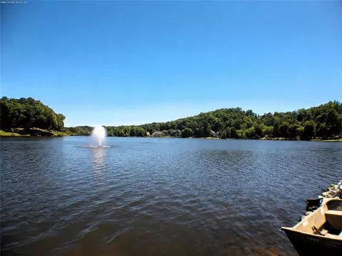 741 E Shore Dr, Canton, GA 30114 photo 2
