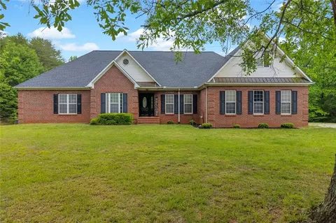 143 Pace Rd, Toccoa, GA 30577