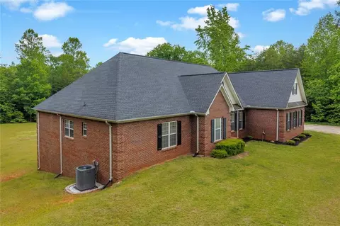 Exterior - 143 Pace Rd, Toccoa, GA 30577 photo 2 of 7