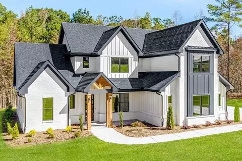 121 Forest Berry Ct, Newnan, GA 30265