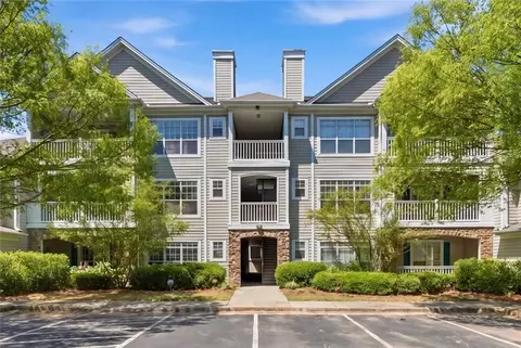 826 Sandringham Dr, Alpharetta, GA 30004