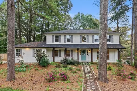 1772 Huntingford Dr, Marietta, GA 30068