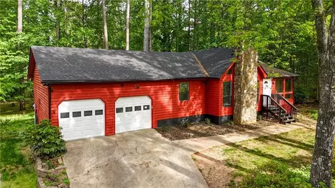 4380 Cary Dr, Snellville, GA 30039