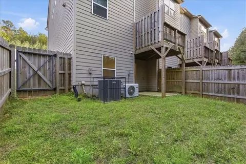 Exterior - 1000 Belfry Ter, Fairburn, GA 30213 photo 5 of 6