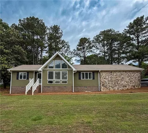 90 W Triple Tree Dr, Carrollton, GA 30117