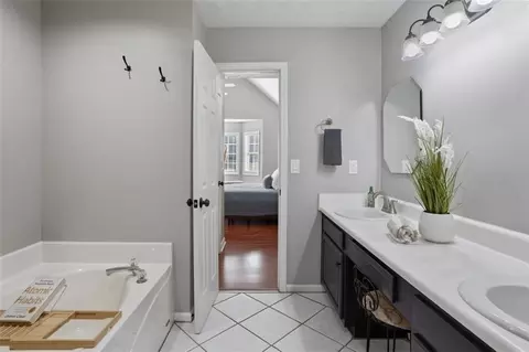 Bath - 208 Timberline Dr, Jasper, GA 30143 photo 4 of 5