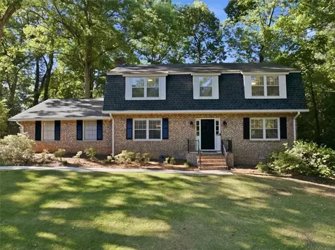 4073 Lake Erin Ct, Tucker, GA 30084