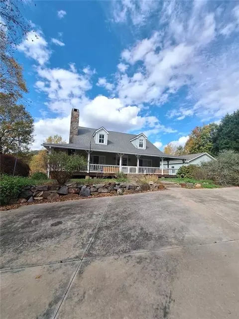 6911 Baker Cir, Clermont, GA 30527
