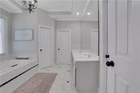 Bath - 550 Heron Run Ct, Milton, GA 30004 photo 2 of 9