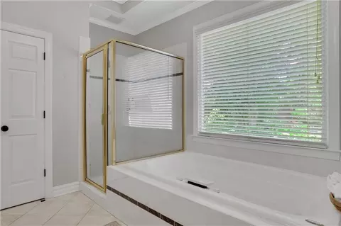 Bath - 550 Heron Run Ct, Milton, GA 30004 photo 6 of 9