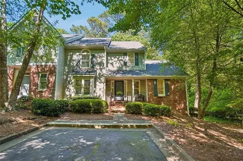 301 River Glen Dr, Roswell, GA 30075
