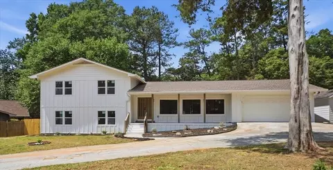 1073 Grayson Pkwy, Grayson, GA 30017