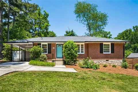 2662 Fox Hills Dr, Decatur, GA 30033