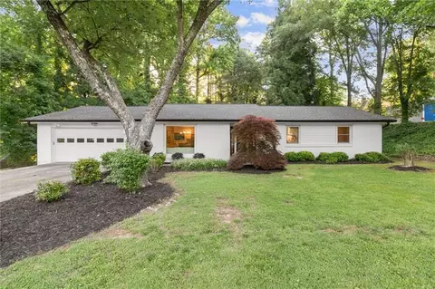 122 Cross Gate Dr, Marietta, GA 30068