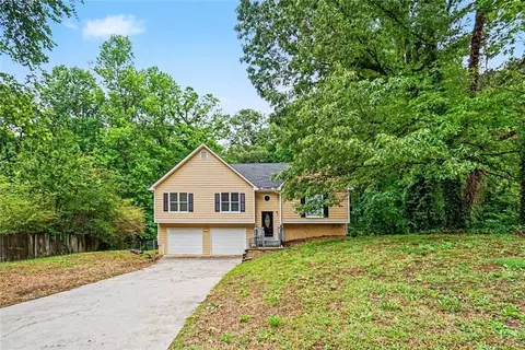 202 Garretts Dr, Douglasville, GA 30134