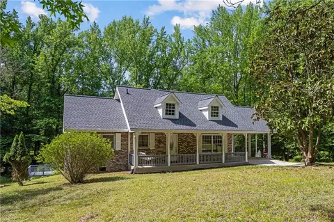 6400 Mixon Rd, Chattahoochee Hills, GA 30268